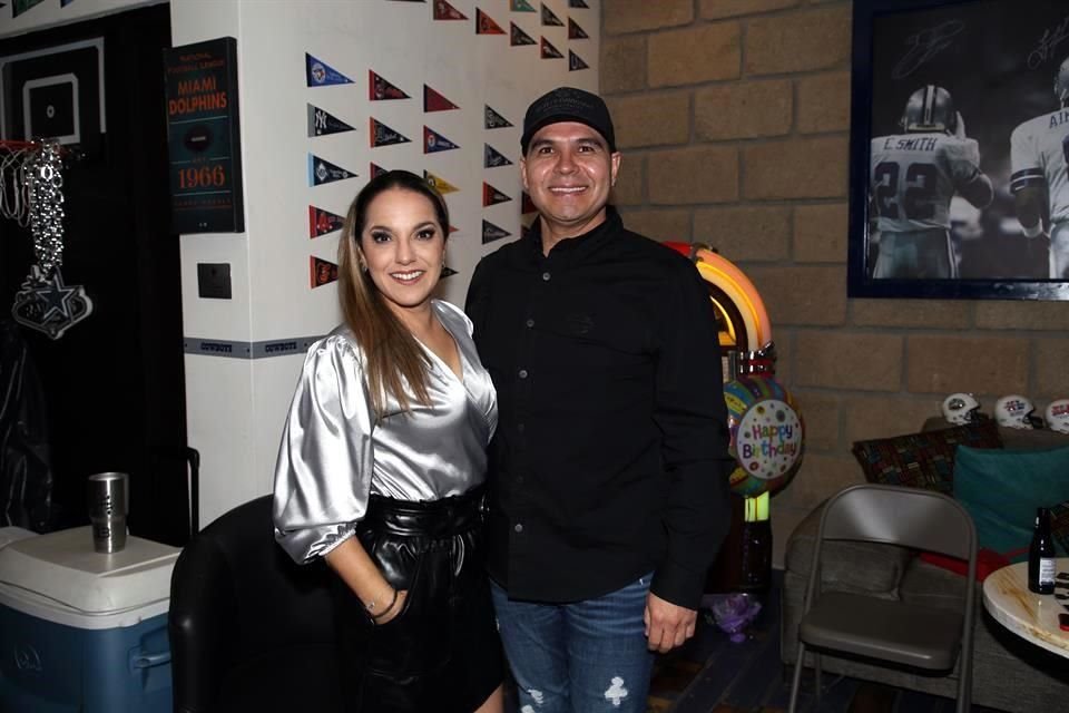 Crystal Gómez y Jorge Garza