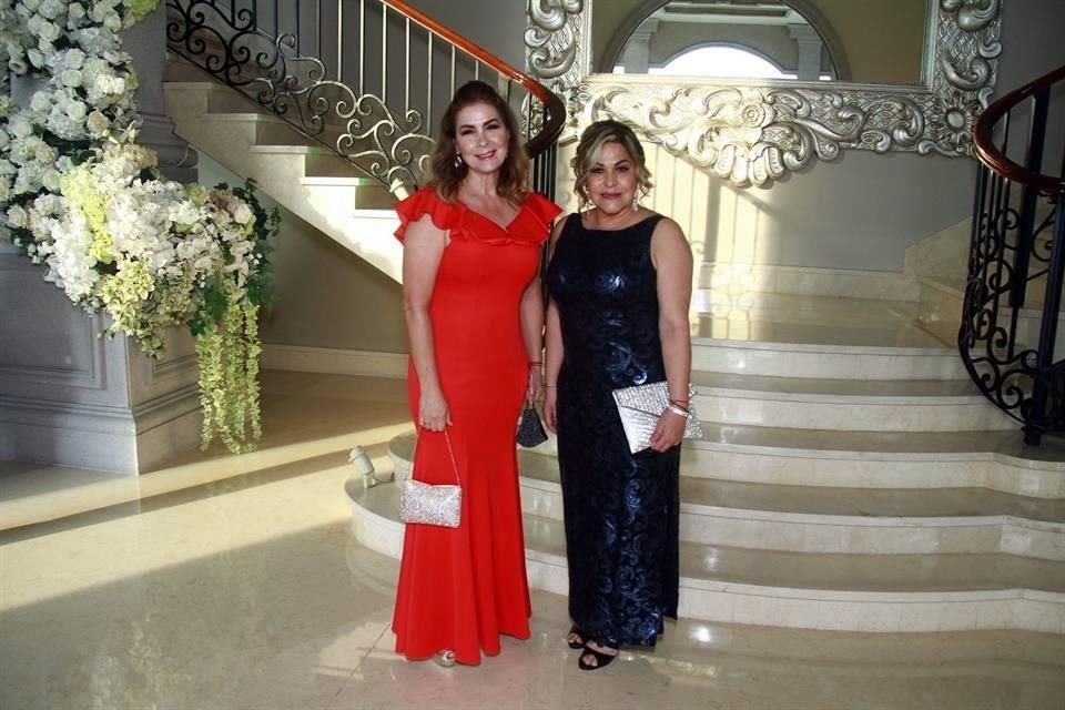 Mely Reséndez y Adriana González