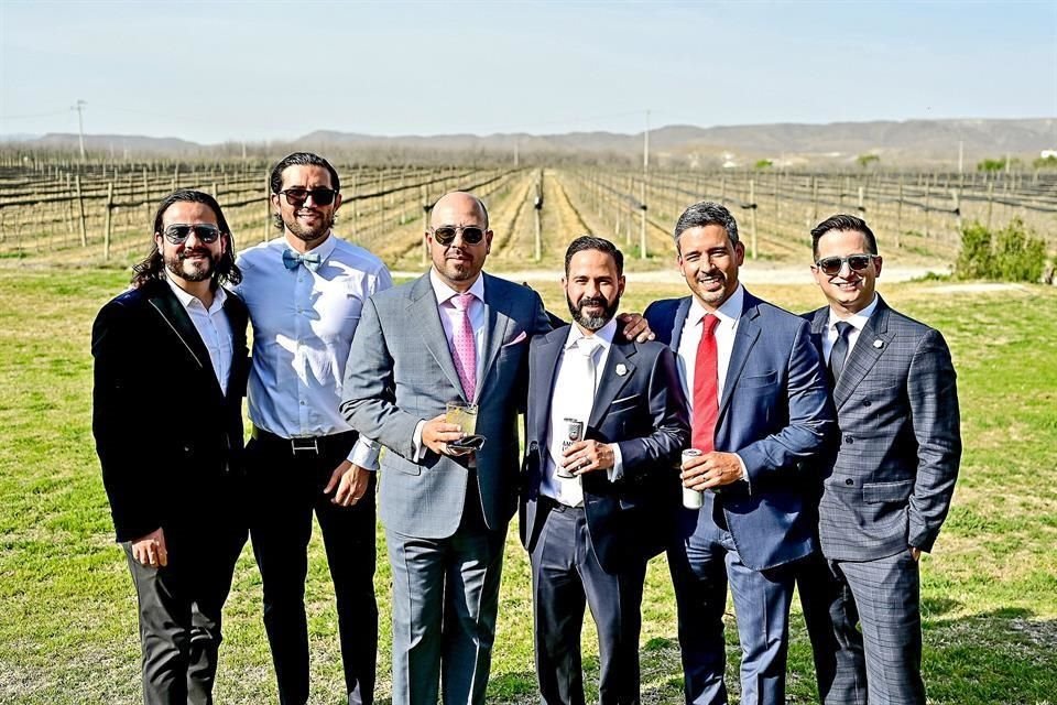Fernando Lozano, Jacobo Zablah, Mauricio González, el novio, David Flores y Sergio González