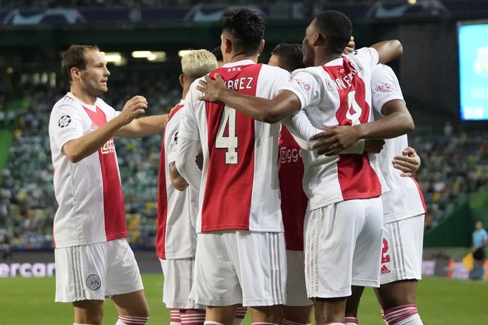 El Ajax dio un contundente golpe en Amsterdam.