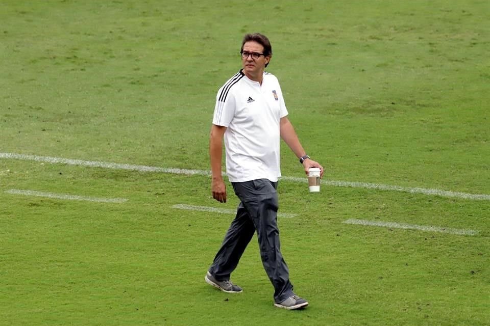 El director deportivo de Tigres, Antonio Sancho, no cierra la puerta a una incorporación de último momento, pero aclara que siente que el plantel está completo.