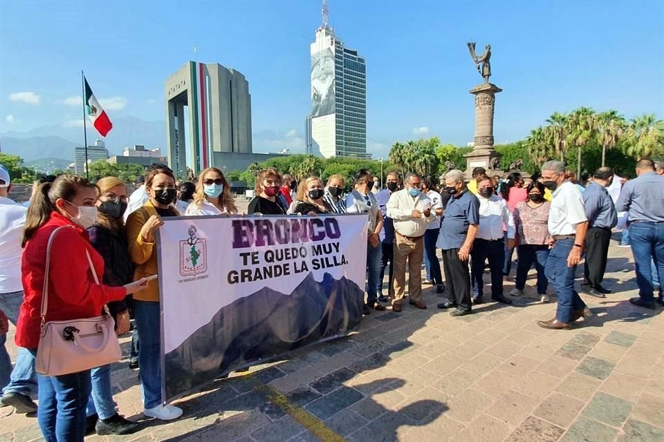 Delegados y dirigentes del SUSPE y CECyTE protestaron y acusaron que el Gobernador les adeuda millones de pesos.