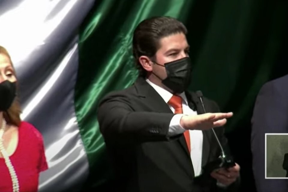 García es el Gobernador más joven y el primero de MC en la historia de Nuevo León.