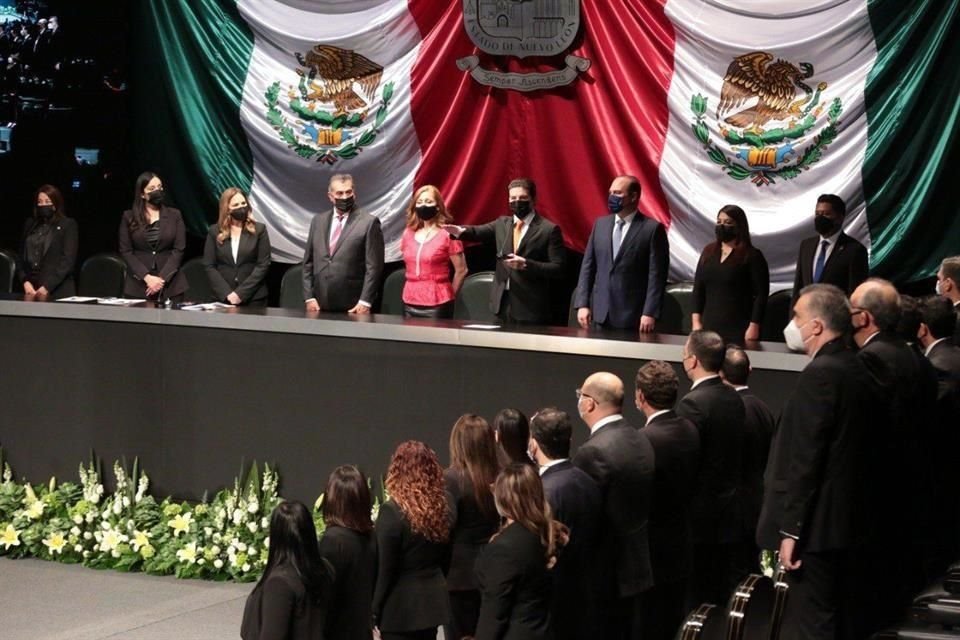 Samuel García rindió protesta como Gobernador de Nuevo León.