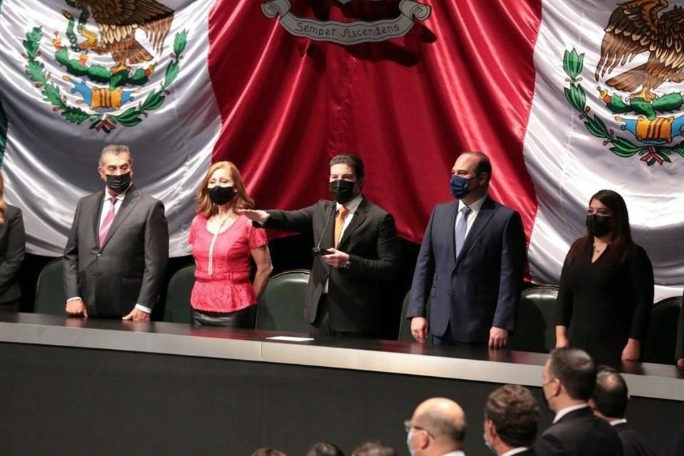Samuel García rindió protesta como Gobernador de Nuevo León.