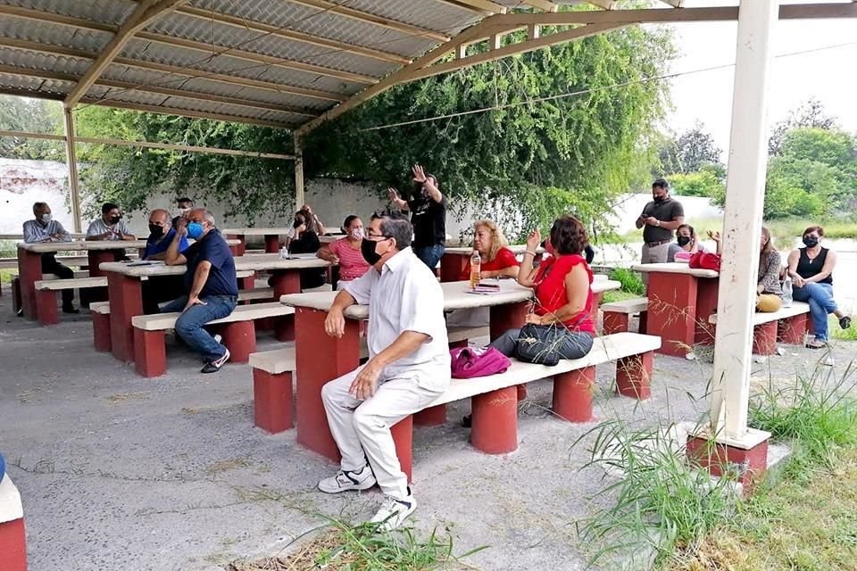En la Secundaria Mariano Jiménez, en Guadalupe, se realizó junta docente antes de reiniciar, el lunes,   clases presenciales.