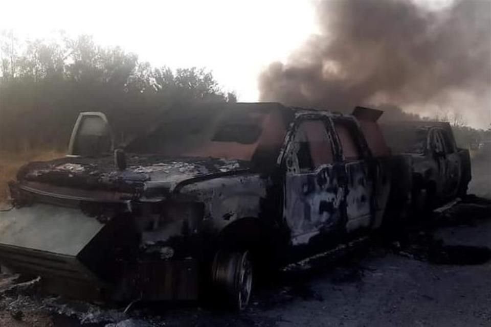 Un enfrentamiento entre grupos criminales dejó al menos dos personas sin vida y seis camionetas incendiadas, en Doctor Coss.
