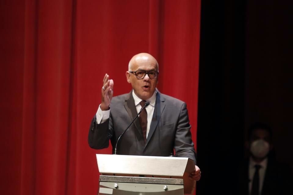 Jorge Rodríguez, representante del Gobierno de Venezuela, participó en la inauguración del diálogo en México.