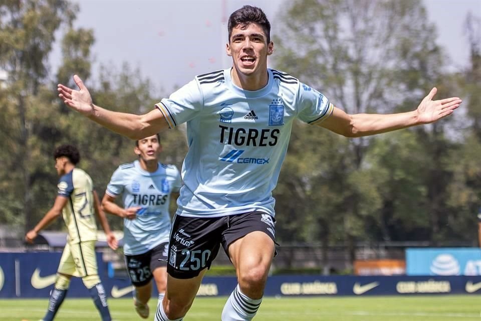 Leonardo Flores anotó el tercer gol de Tigres Sub 18, en Coapa.