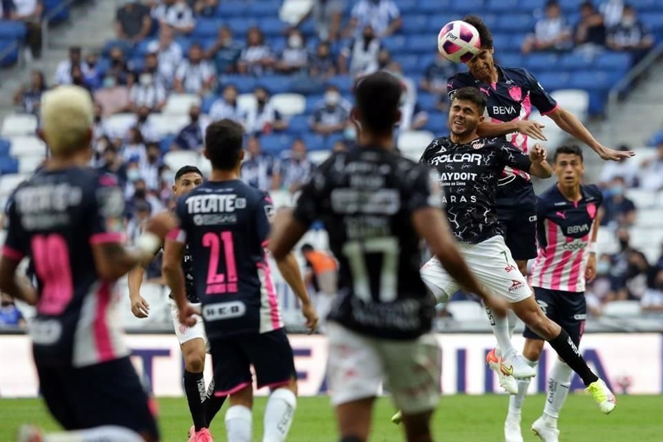 Monterrey jugó con varios suplentes.