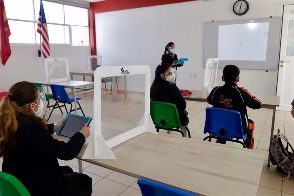 El regreso de niñas y niños a clases presenciales supone un reto para evitar el aumento de contagios en la población infantil, al no estar vacunados.