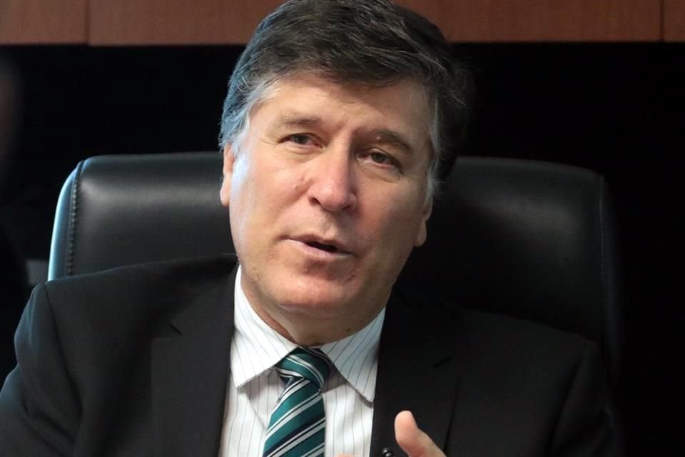 Alfonso Martínez, Secretario de Medio Ambiente.
