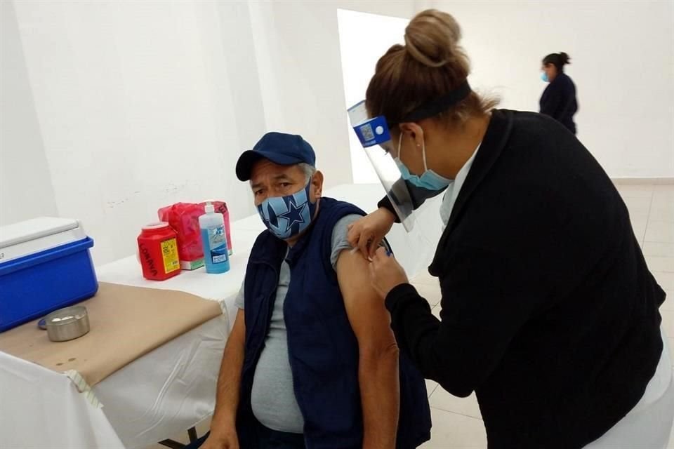 El Gobierno federal anunció los sitios de 23 municipios en los que se administrará la segunda dosis de la vacuna contra el Covid-19. 