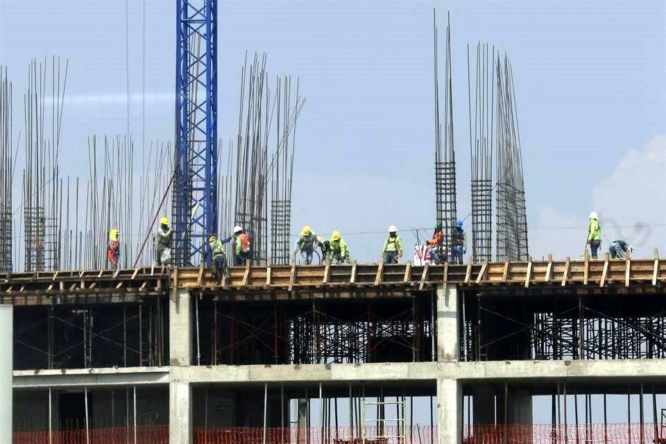 La construcción en Jalisco cerró 2021 con 134 mil 547 empleados registrados ante el IMSS.
