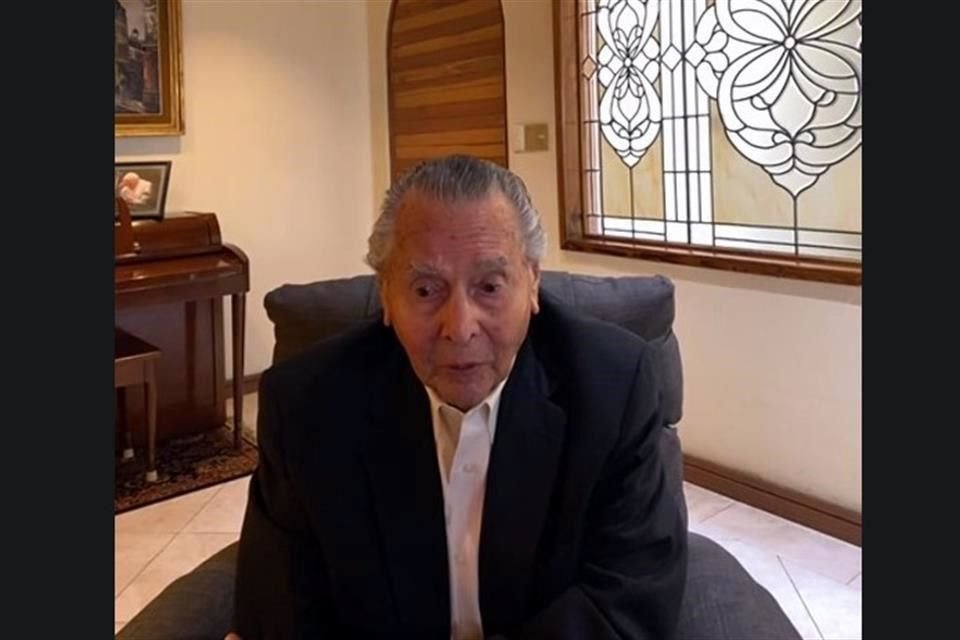 Luis Santos de la Garza, precursor del panismo en Nuevo León, cumplirá 100 años el próximo 9 de marzo.