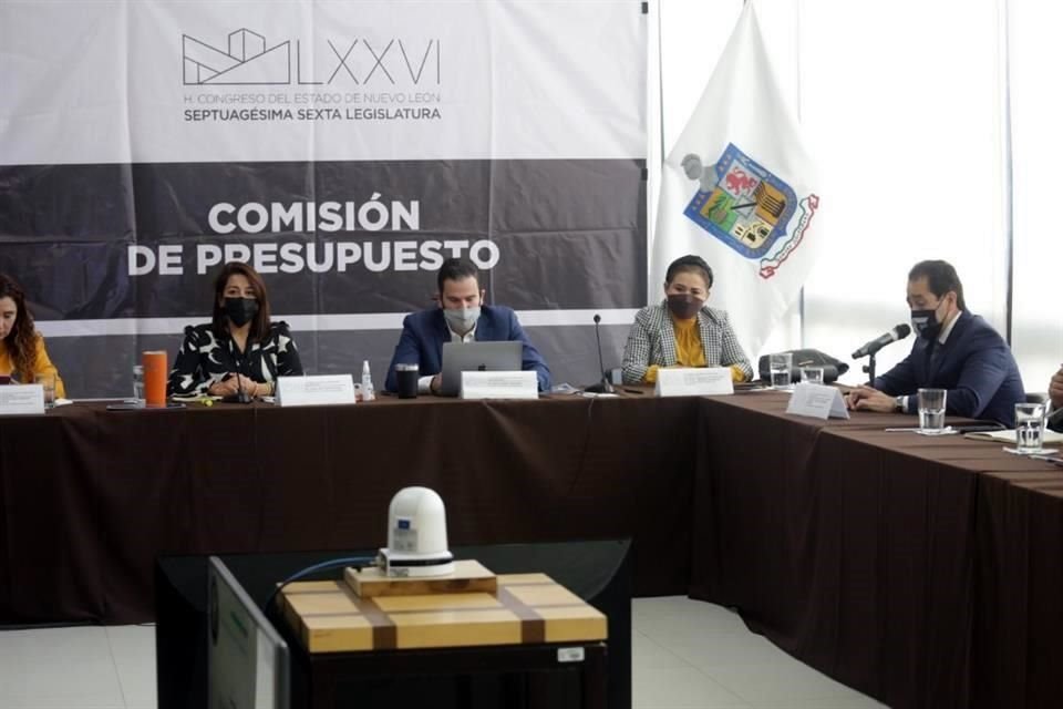El Fiscal Gustavo Adolfo Guerrero (der.) expuso ante los Diputados locales las necesidades de la Fiscalía para que sean consideradas en el Presupuesto 2022.