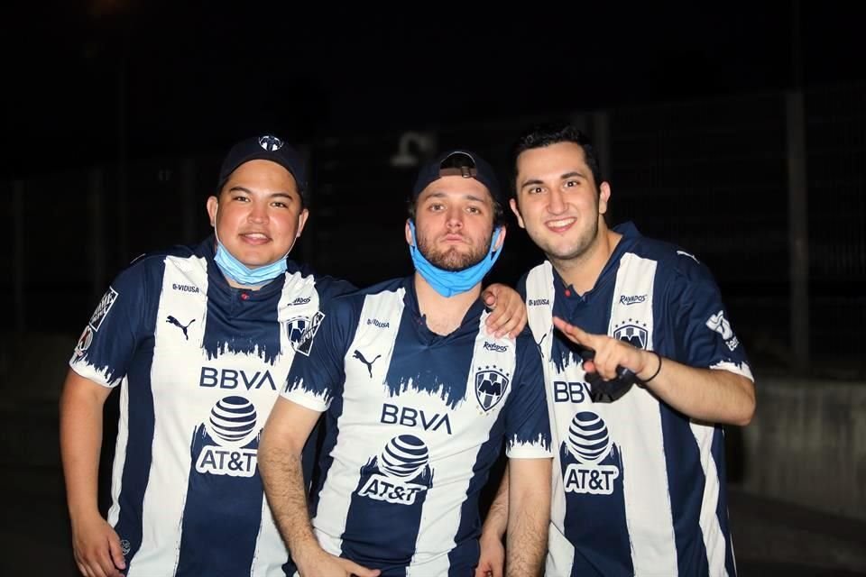 Eduardo Guajardo, Ri9co Treviño y Rony Conor