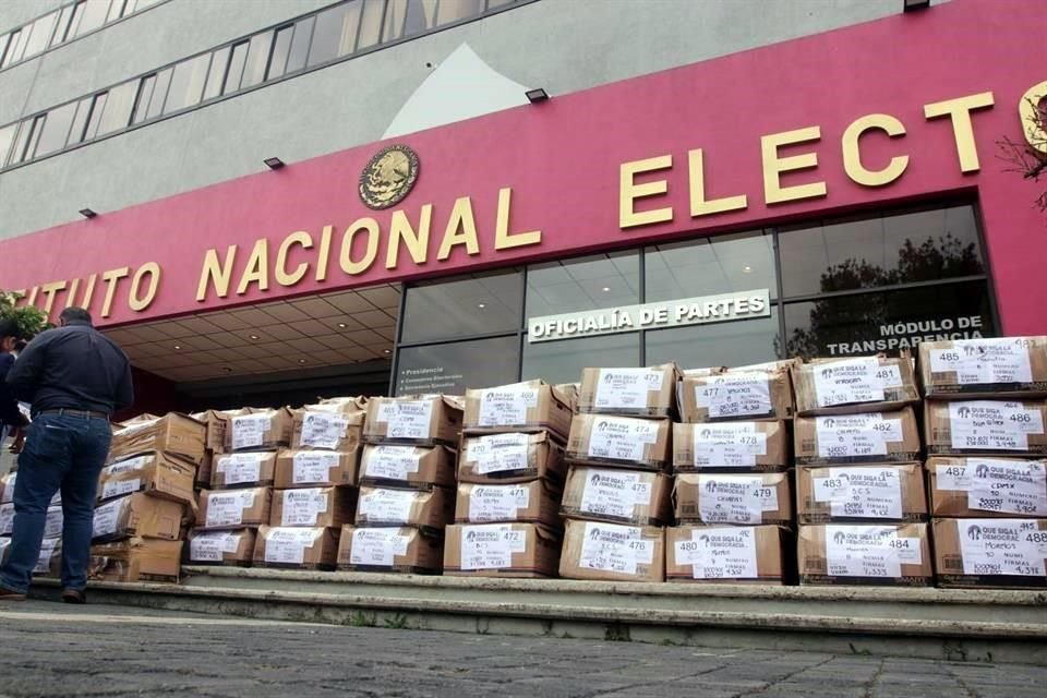 Según proyecto, se prevé que el INE solicite a la SHCP una asignación de 1,738 mdp para realizar el ejercicio de revocación de mandato.