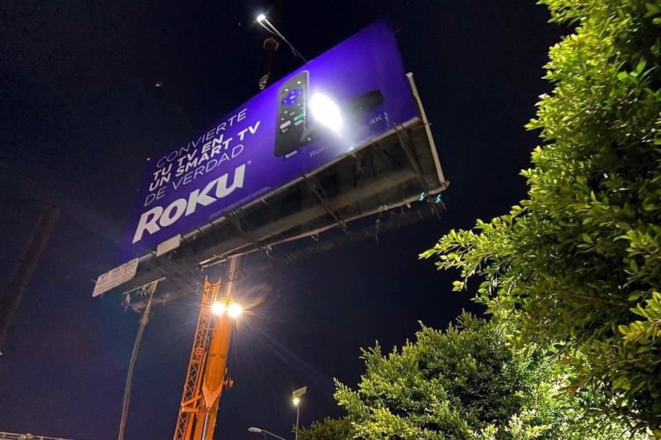 'Personal de la Jefatura de Unidad Departamental de Sostenibilidad, Prevención y Control de Impacto Ambiental realizó jornadas de retiro de contaminación visual', señaló la demarcación a la PAOT.