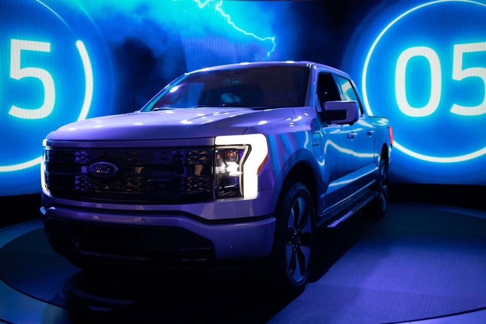 La nueva venta de deuda de Ford es parte de la estrategia verde general de la empresa, que incluye gastar 50 mil millones de dólares para construir dos millones de vehículos eléctricos al año para 2026.    
