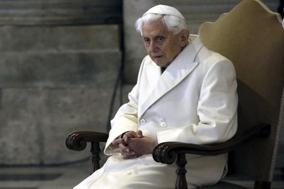 Benedicto XVI, ahora de 94 años, ha estado viviendo en el Vaticano desde que renunció como Pontífice en 2013.