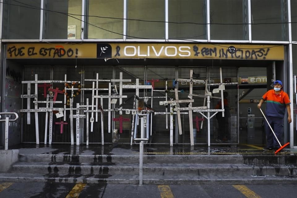 Benítez lleva la asesoría legal de algunos afectados por el desplome de un tren de la Línea Dorada, en el que fallecieron 26 personas.