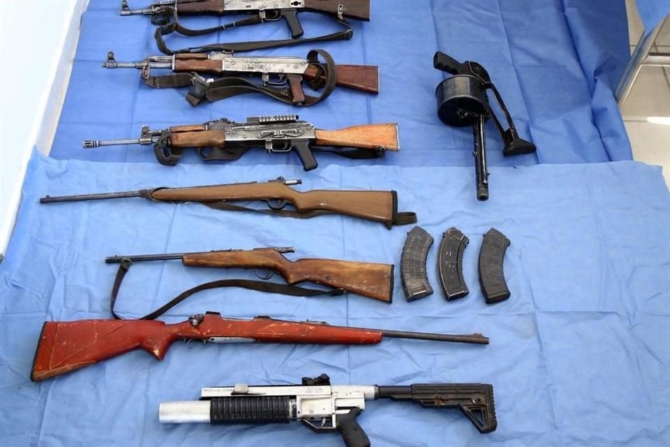 Durante un operativo, la Fiscalía de Michoacán en conjunto con la Guardia Nacional, capturaron a 5 presuntos responsables de la masacre en un palenque en el Municipio de Zinapécuaro.