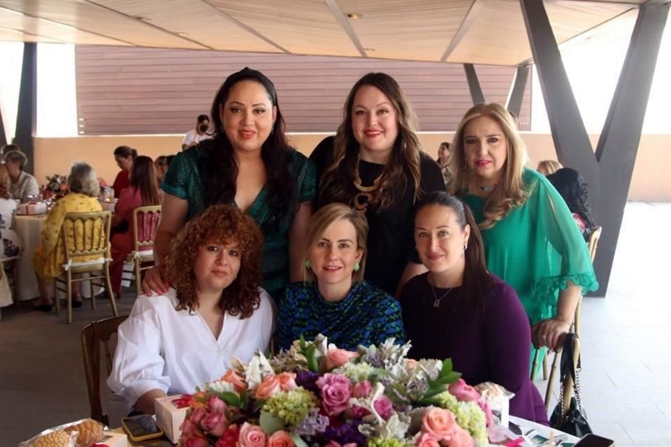 Fabiola Rodríguez, Belinda Rodríguez, Mirna Tamez, Luisa Alanís, Luisa Valdez, María Eugenia Valdez y Nidia Garza