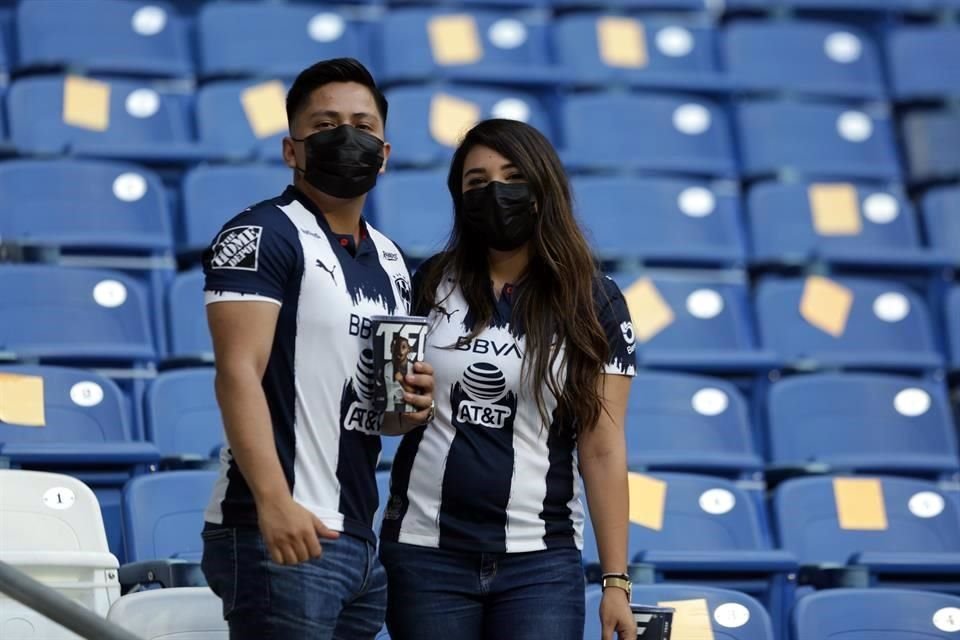 Observa el color en el BBVA en el duelo Rayados-Mazatlán.