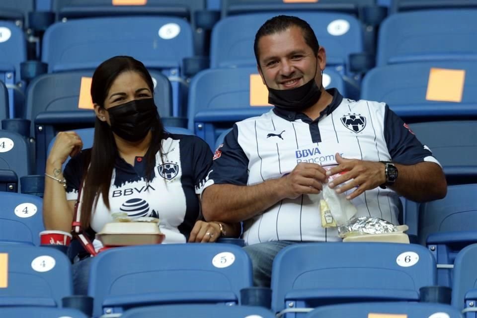 Observa el color en el BBVA en el duelo Rayados-Mazatlán.
