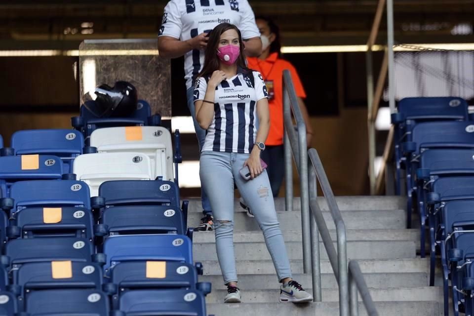 Observa el color en el BBVA en el duelo Rayados-Mazatlán.
