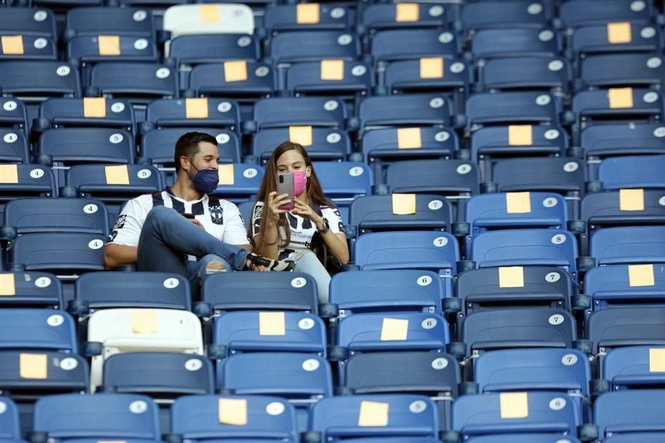 Observa el color en el BBVA en el duelo Rayados-Mazatlán.