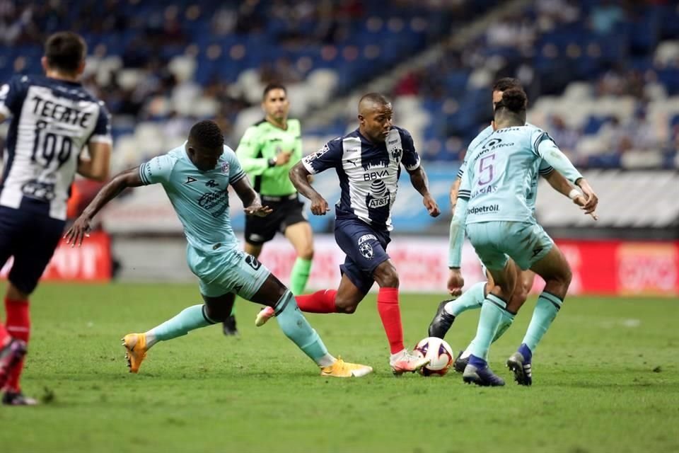 Rayados ajustó y relizó cambios en el segundo tiempo, cuando mejor jugó Mazatlán.