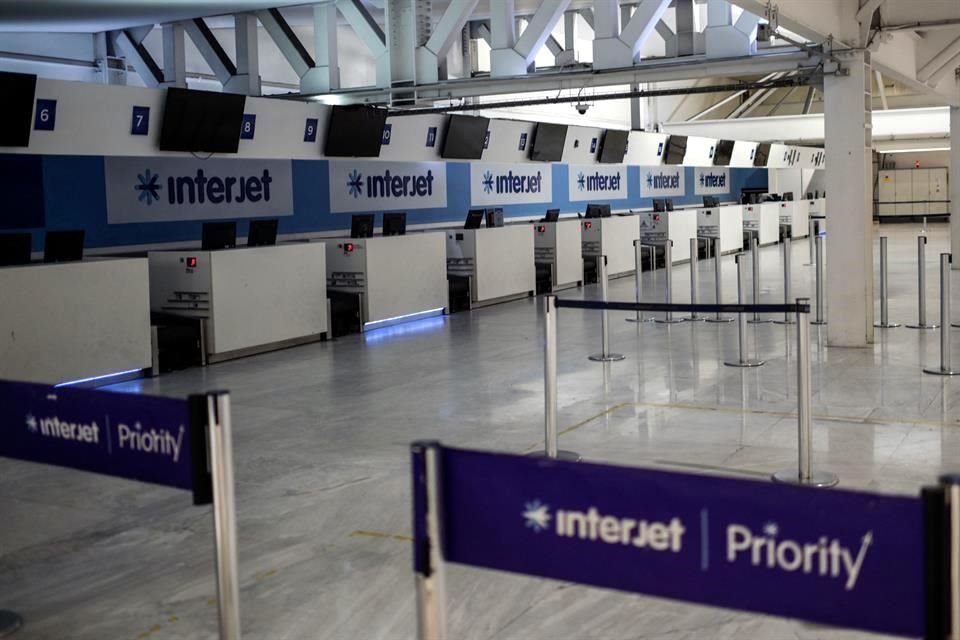 Empleados de Interjet iniciaron huelga el 8 de enero pasado ante el impago de ocho quincenas y prestaciones laborales. 