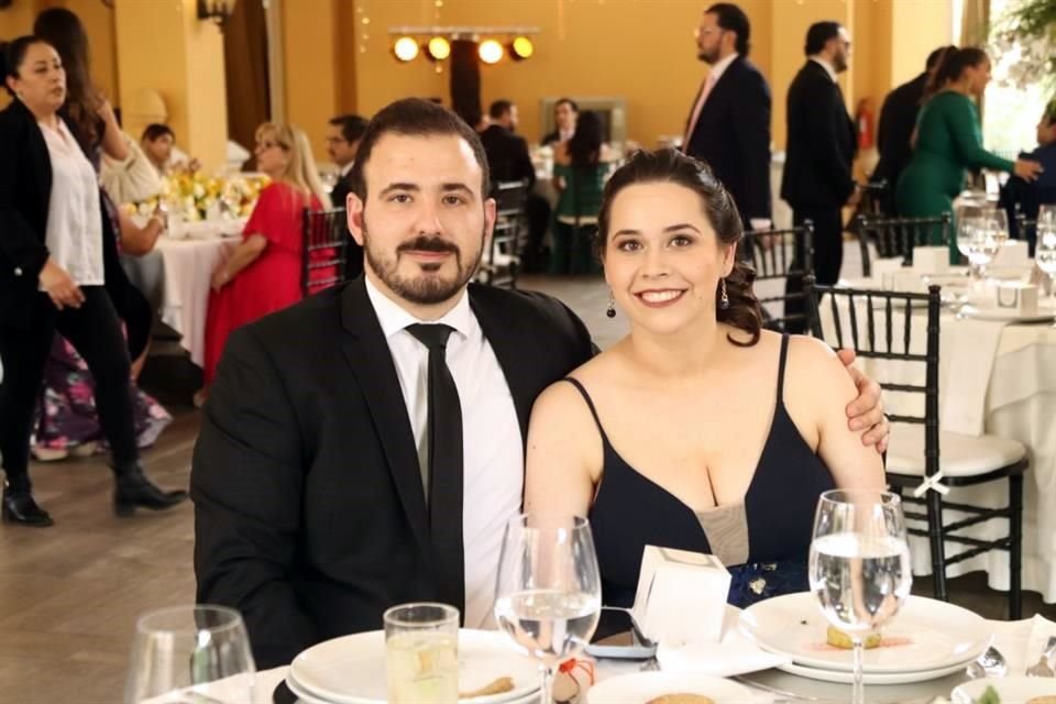 Adrián Garza y Érika Garza