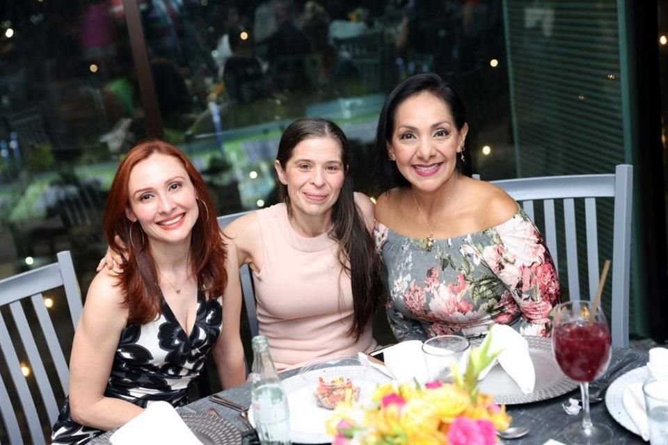Mayely Sagalvar, Gaby de Serna y Lily Morales