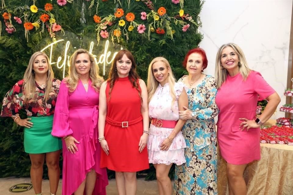 Nancy Castilla, Lorena Villarreal, Lorena de Santos, Roxana de Belloc, Julia de Quiñones y Claudia Aranda de Garza