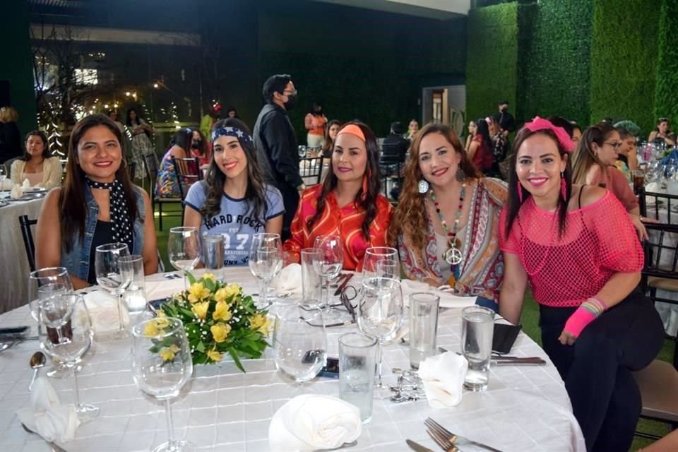 Sonia Patricia Sánchez, Pamela Alejandra Martínez, Adriana Marrero, Ixhcel Millán y Edith Chávez