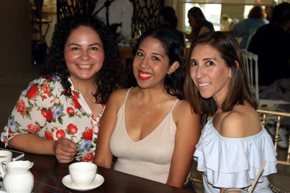 Rocío Rodríguez, Laura Bolaños y Myrna Gutiérrez
