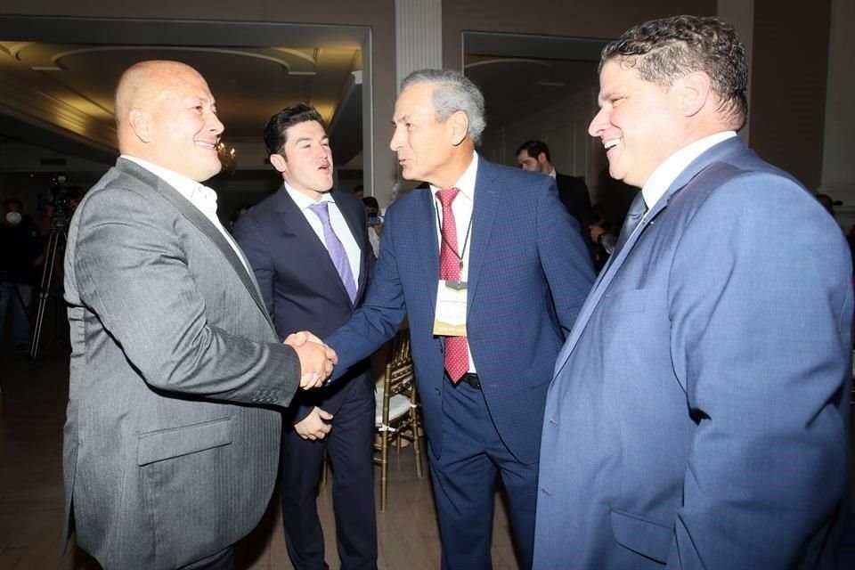 Se reúnen los Gobernadores de Jalisco y Nuevo León, Enrique Alfaro y Samuel García, con empresarios de ambas entidades, en Monterrey.