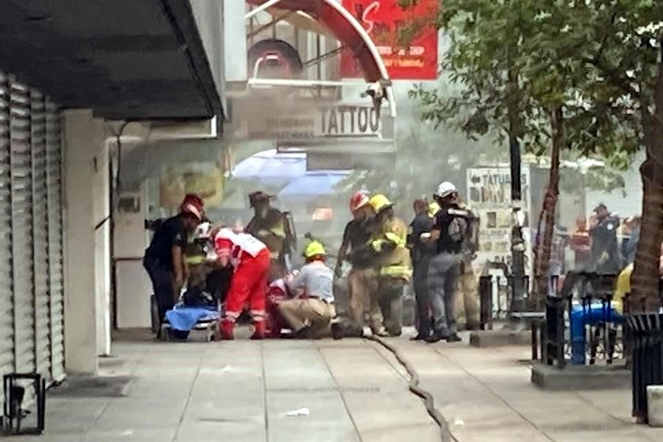 El incendio de una barbería provocó una tragedia y puso al descubierto la renta presuntamente irregular de cuartos en el sótano de un edificio, en el corredor comercial Morelos.