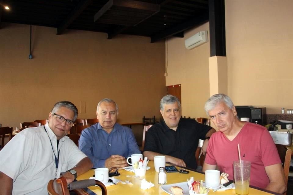 Carlos Hernández, Óscar Posadas, Joel Villanueva y Jaime Palacios