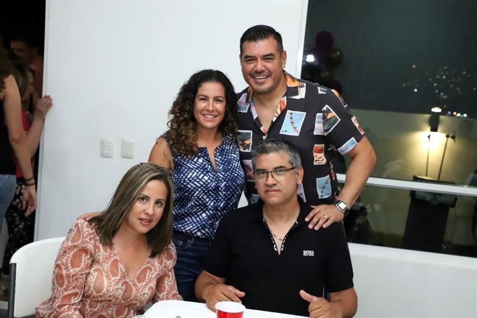 Brenda González, Cristian Martínez, Betty Morales y Enrique Maldonado