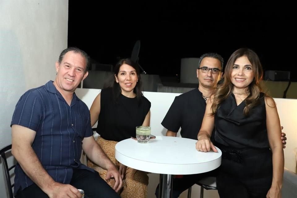 Mario González, Angélica Torres, Gustavo Rodríguez y Rocío Morales