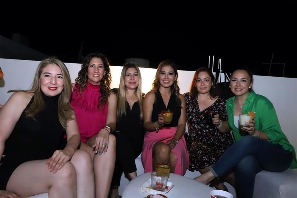 Adriana Moreno, Lily Villarreal de Cantú, Esthela Jiménez, Fabiola Pacheco de Martínez, Aracely Hinojosa y Tere Reyes