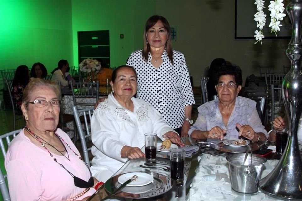 Sara Ibarra, Carmen Aranda, Lupita de Nuñez y Lucha Cruz