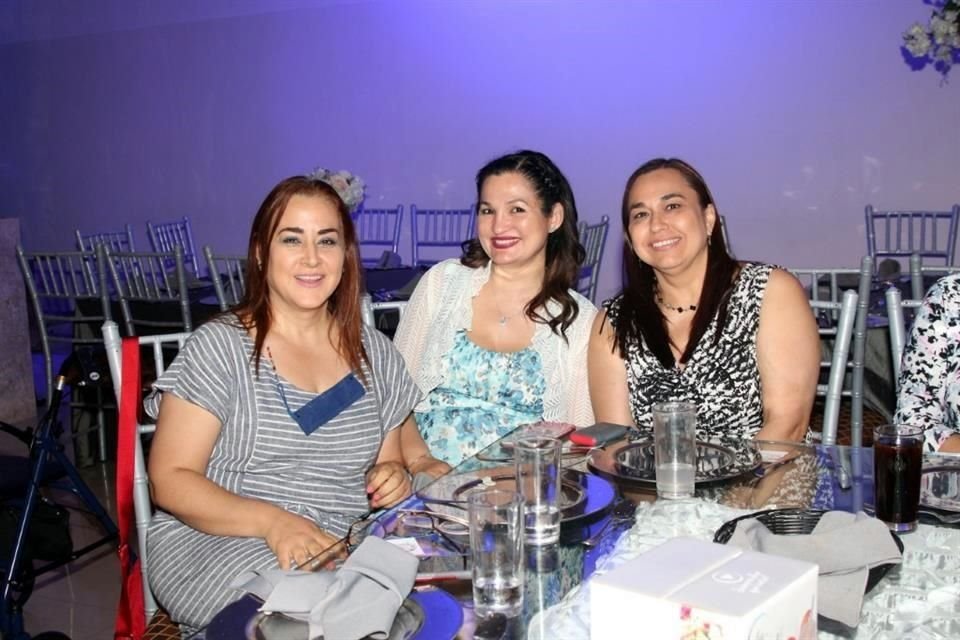 Julissa Hinojosa, Norma Estrada y Karla García