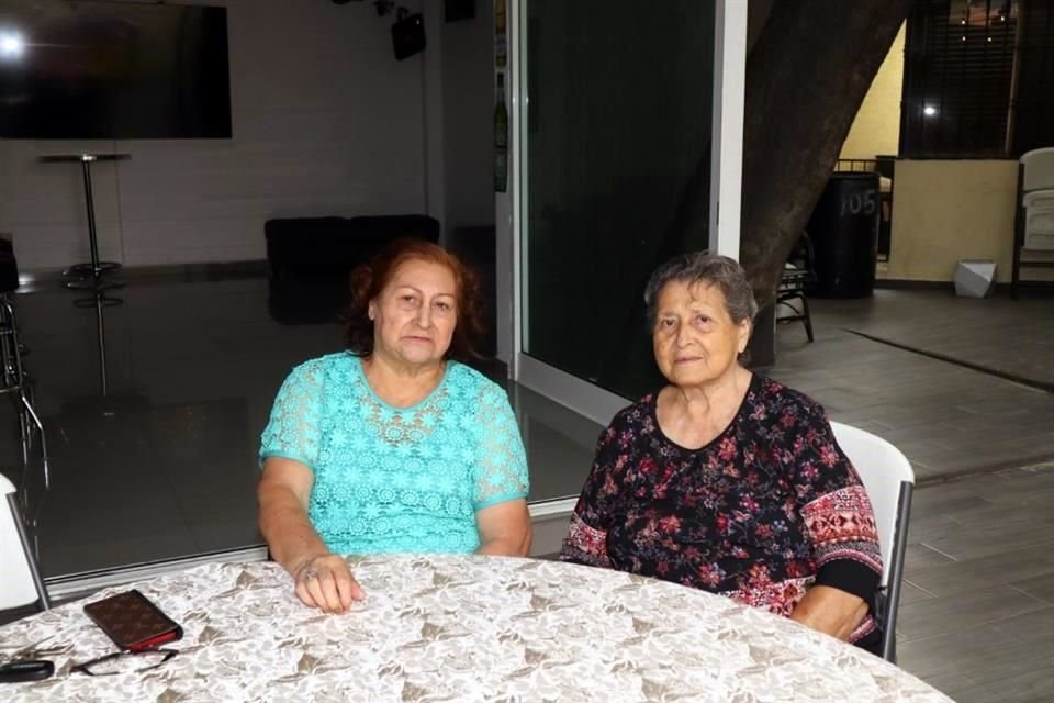 María de Jesús García y Delfina González