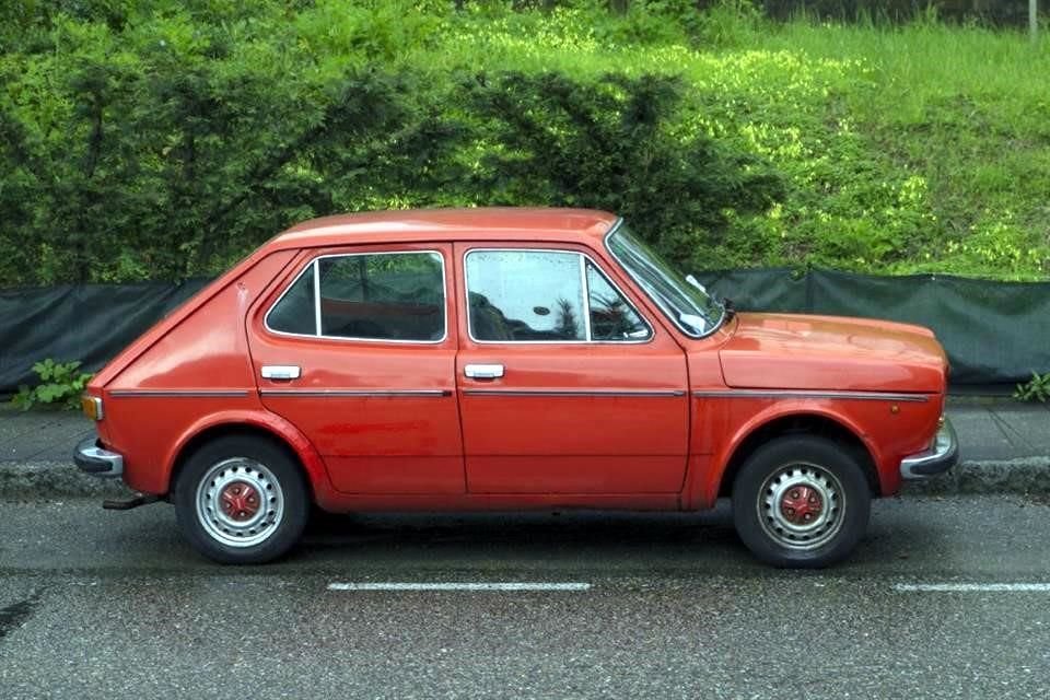En Polonia la empresa FSO lo comercializaba con el nombre de Polski-Fiat 127.