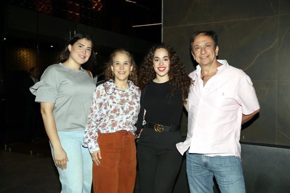 Marcela Ríos, Gaby de Tassia, Fernanda Tassia y Javier Tassia
